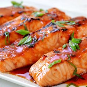 Cách làm cá hồi sốt chua ngọt thơm ngon khó cưỡng tại nhà