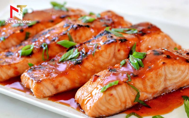 món cá hồi sốt chua ngọt