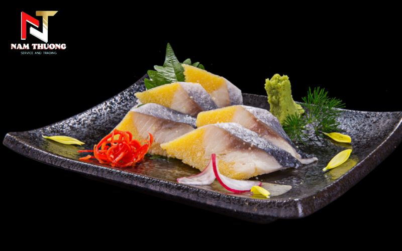 Sashimi cá trích ép trứng